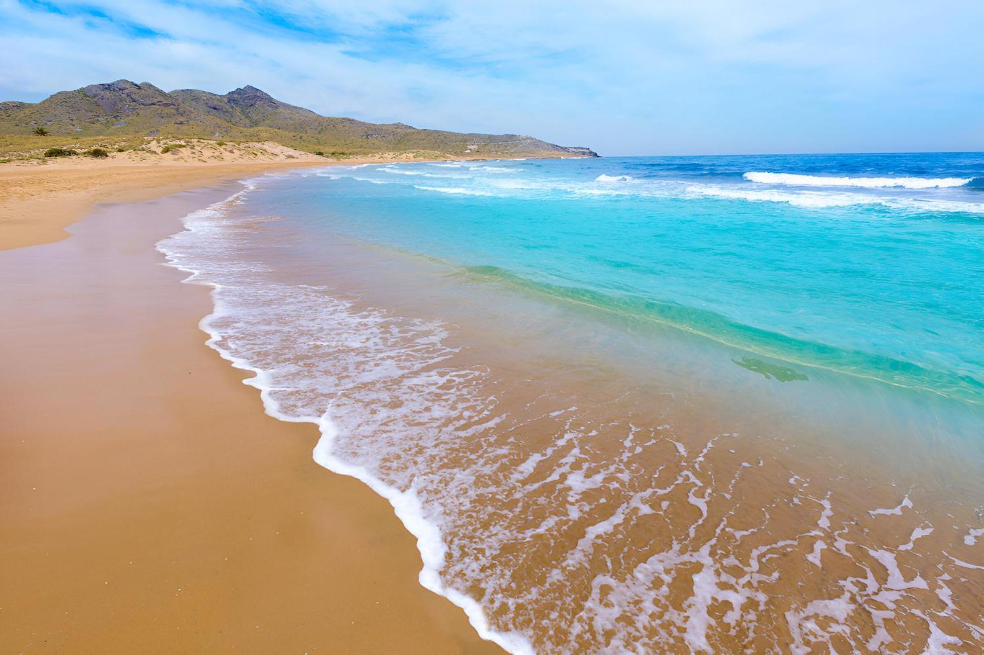 Cercana Al Mar *